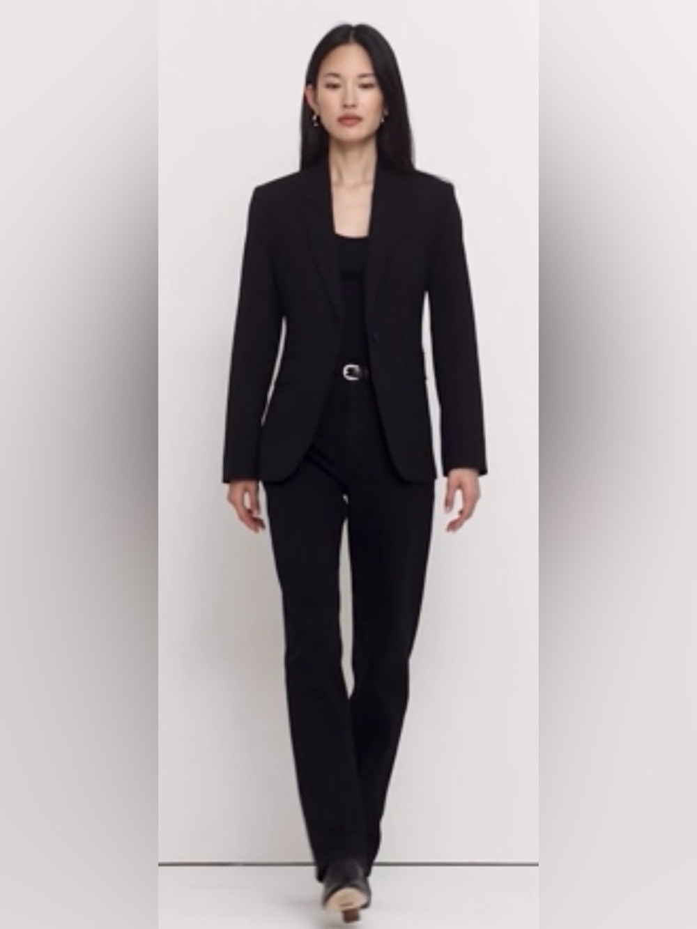 Banana Republic Long and Lean Tailored Lightweight Wool Blazer - Picture 2 of 10